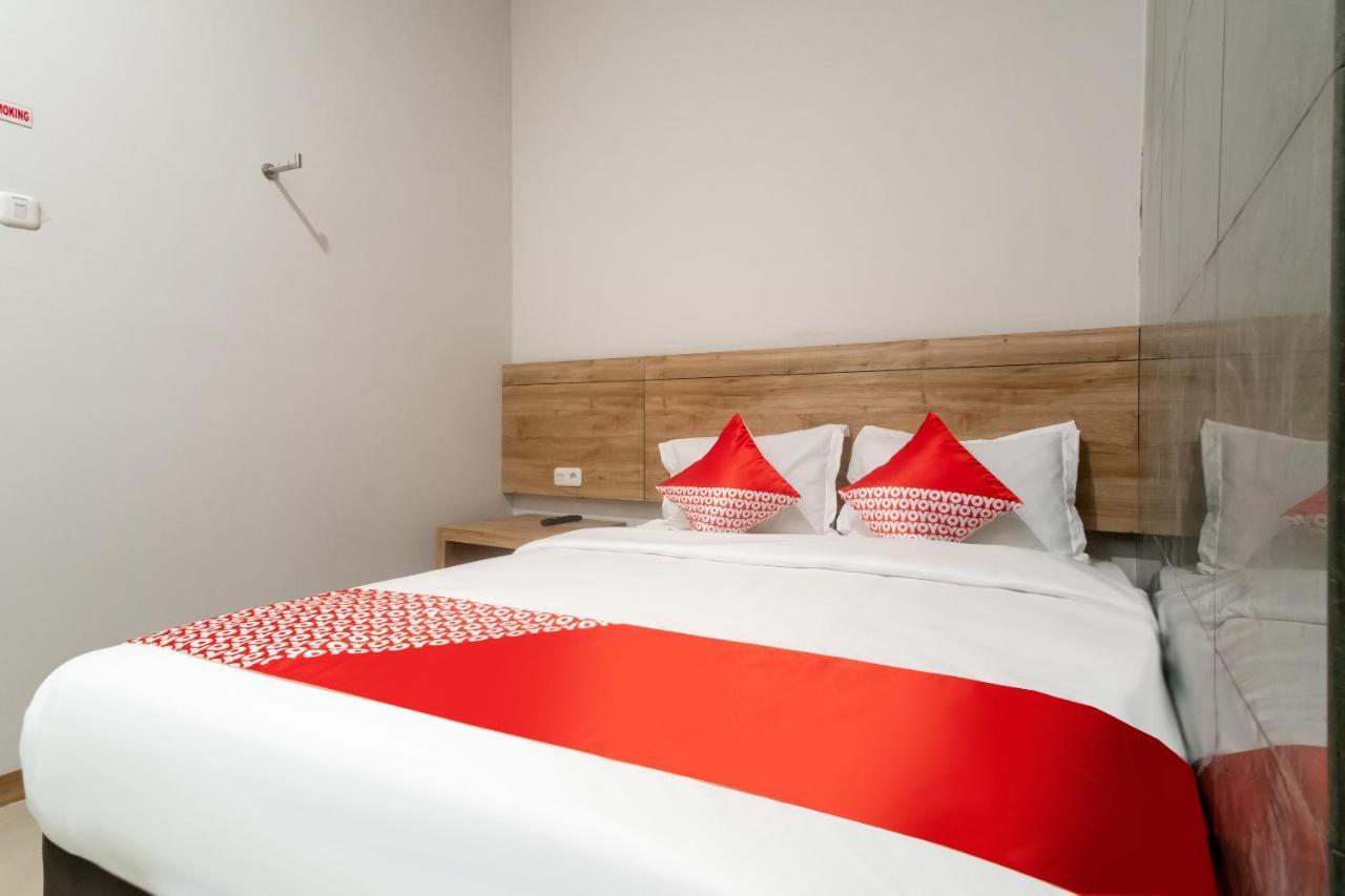 Hotel Oyo 3159 Festive Medan