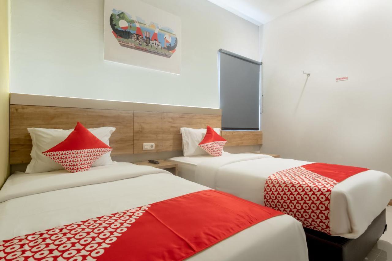 Oyo 3159 Festive Hotel Medan