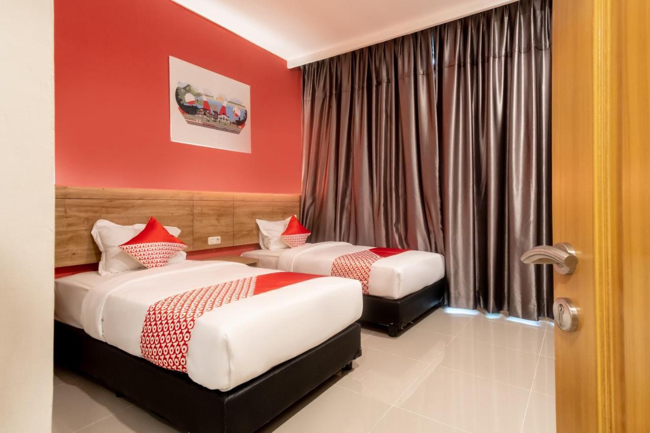 Oyo 3159 Festive Medan